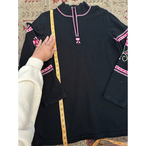Hanna Andersson Black Floral Embroidered Quarter-Zip Tunic Sweater Size Medium - Picture 9 of 10